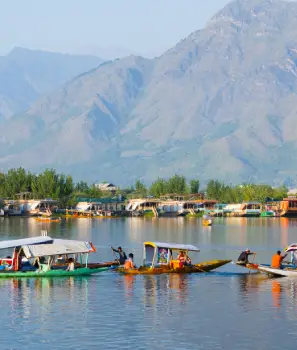 Kashmir Houseboat With Sonmarg